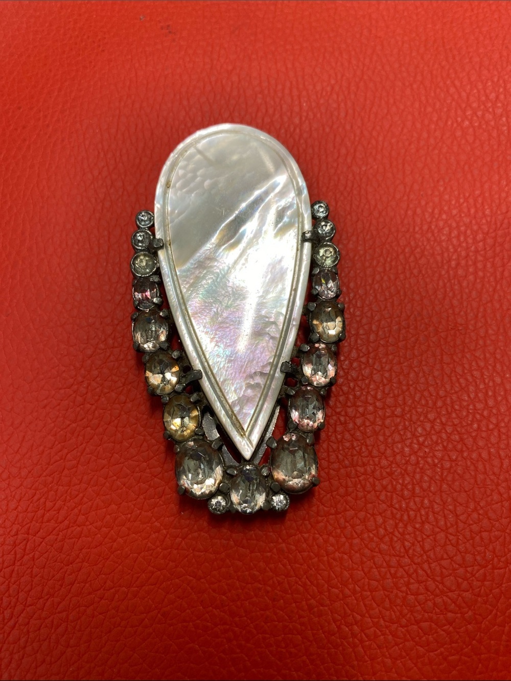 Art Deco Mother-of-Pearl Teardrop Statement Brooch/Fur Clip 1930s - Picture 1 of 5